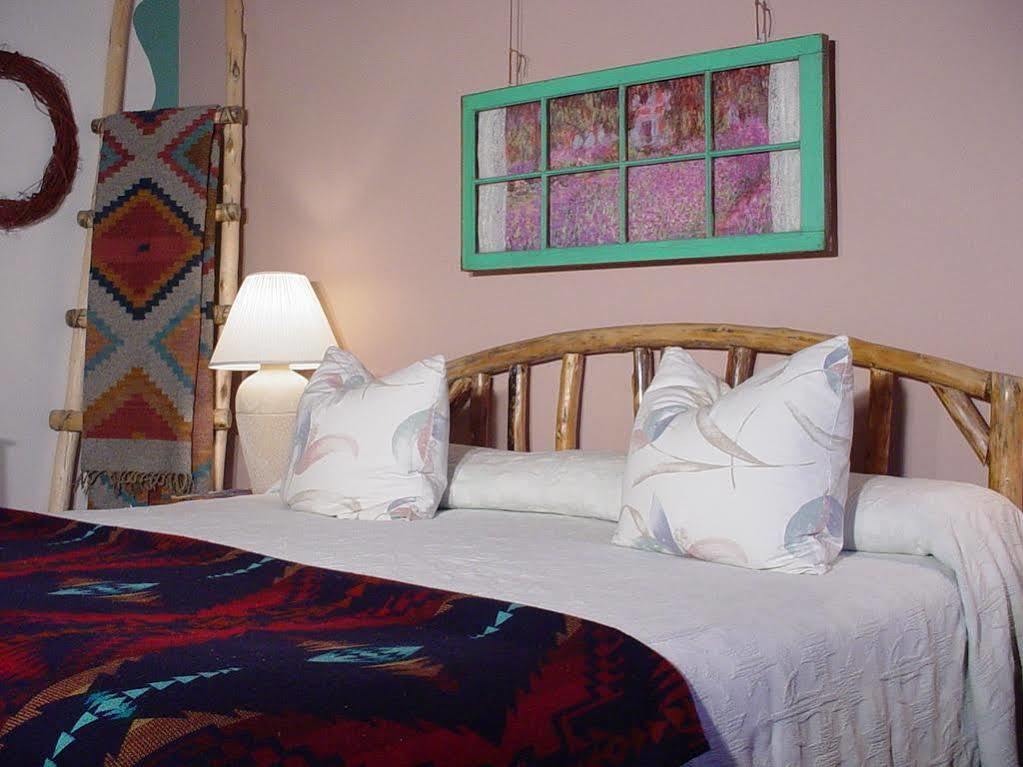 Inn On The Rio Taos Exterior photo